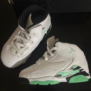Jordan sneakers toddler size 8